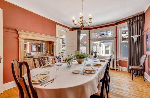Summit - University House | 223 m² House ∙ 5 bedrooms ∙ 10 guests