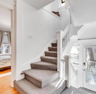 Summit - University House | 223 m² House ∙ 5 bedrooms ∙ 10 guests