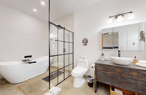 Arroyo Hondo House | 242 m² House ∙ 4 bedrooms ∙ 12 guests