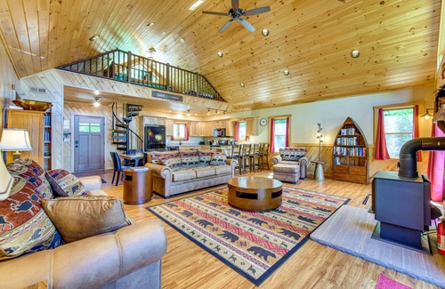 Town of Black Brook House | 286 m² House ∙ 4 bedrooms ∙ 8 guests