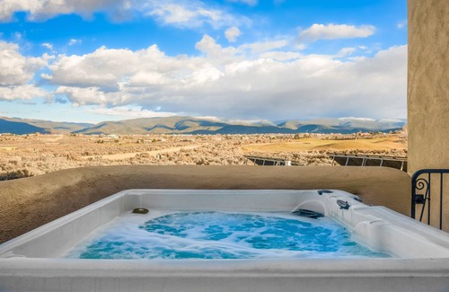 Ranchos De Taos House | 324 m² House ∙ 3 bedrooms ∙ 12 guests