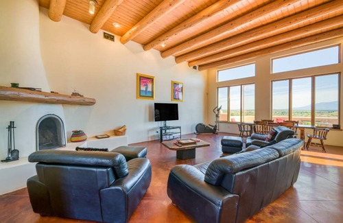 Ranchos De Taos House | 324 m² House ∙ 3 bedrooms ∙ 12 guests