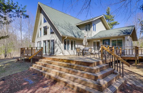Neillsville House | 325 m² House ∙ 5 bedrooms ∙ 12 guests