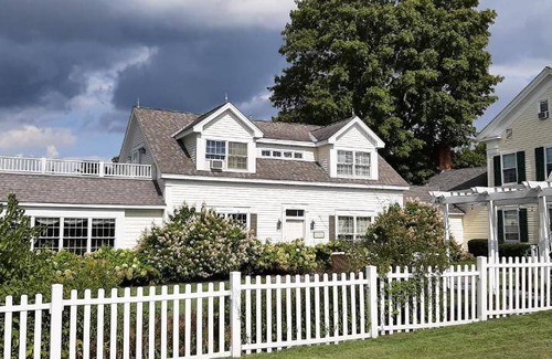 Vergennes House | 33 m² Motel ∙ 8 guests