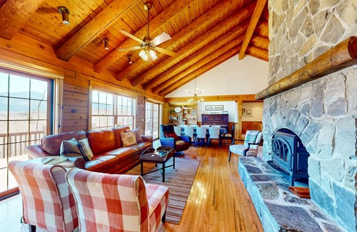Easton House | 335 m² House ∙ 5 bedrooms ∙ 10 guests
