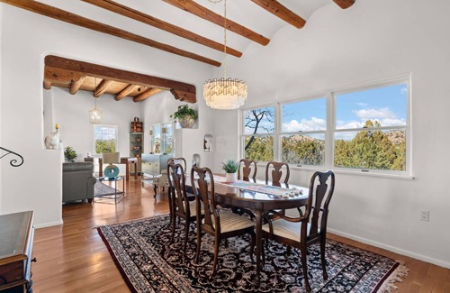 La Tierra House | 353 m² House ∙ 4 bedrooms ∙ 8 guests