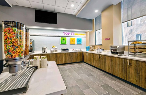 Gateway District Hotel | 37 m² Hotel ∙ 127 guests