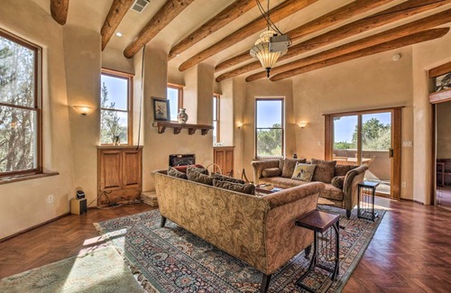 West Alameda House | 392 m² House ∙ 3 bedrooms ∙ 6 guests