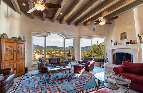 Santa Fe House | 395 m² House ∙ 5 bedrooms ∙ 10 guests