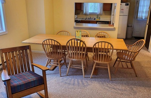 North Woodstock House | 4 Bdrm, close to shops/dining/town. WiFi, AC, pool access. A0155 By LRS