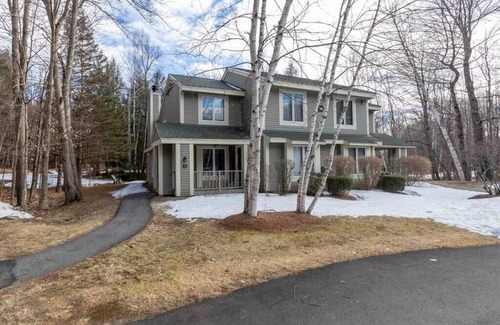 Lincoln Condo | '4 SEASONS' @ LOON MTN. 2BR+Loft w/Pool(s)