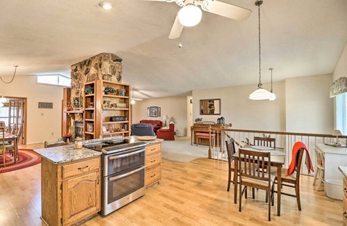 Poplar Bluff House | 40-Acre Poplar Bluff Nature Lovers Paradise!