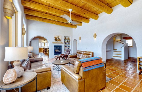 Arroyo Seco House | 418 m² House ∙ 4 bedrooms ∙ 13 guests
