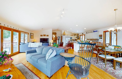 Stowe Area House | 437 m² House ∙ 6 bedrooms ∙ 12 guests