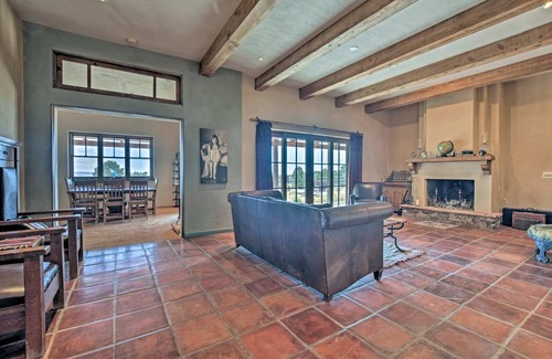 Cerrillos House | 450 m² House ∙ 4 bedrooms ∙ 8 guests
