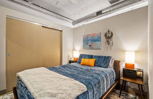 Warehouse District House | 50 m² Loft ∙ 1 bedroom ∙ 4 guests