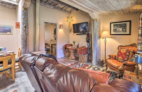South Capitol Cottage | 51 m² Cabin ∙ 2 bedrooms ∙ 4 guests