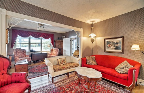 Town of Bellmont House | 603 m² House ∙ 11 bedrooms ∙ 24 guests