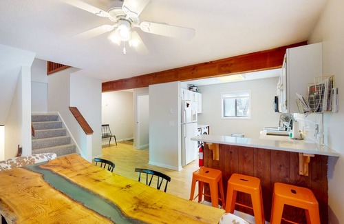 West Hartford Condo | 63 m² Condo ∙ 3 bedrooms ∙ 8 guests
