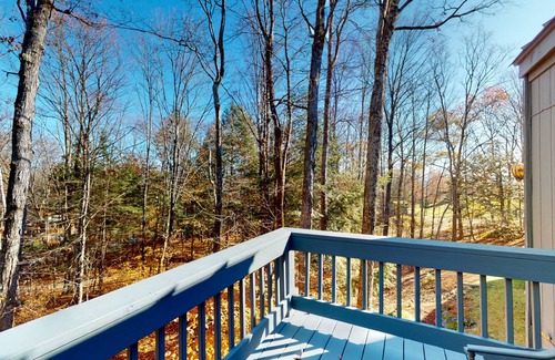 West Hartford Condo | 63 m² Condo ∙ 3 bedrooms ∙ 8 guests