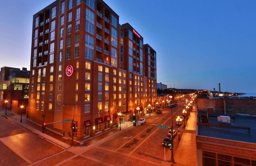 Downtown - Waterfront Hotel | 65 m² Hotel ∙ 127 guests