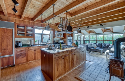 Lanesborough House | 6BR Berkshire Bliss - 38 Acres of nature - minutes from Jiminy Peak Ski Resort