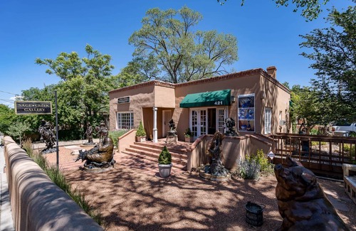 Historic Eastside Condo | 72 m² Condo ∙ 1 bedroom ∙ 2 guests