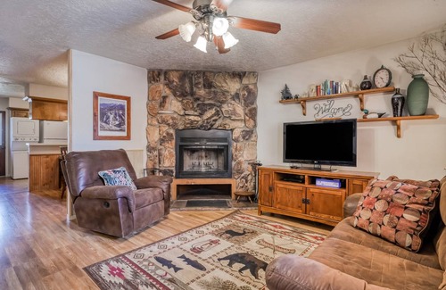 Red River Condo | 88 m² Condo ∙ 2 bedrooms ∙ 6 guests