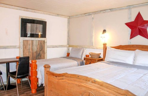 Howard Other | Accommodation ∙ 1 bedroom ∙ 2 guests
