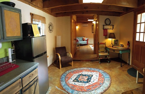 Downtown Santa Fe Apartment | Adorable Dwntwn Yard SUPER location min 2 Plaza