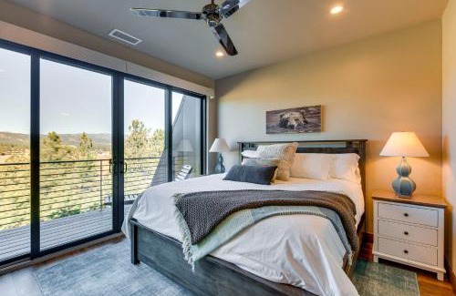 Angel Fire House | Angel Fire Home with Hot Tub Less Than 1 Mi to Ski Slopes!