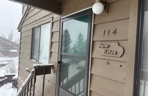 Red River Apartment | Apartment ∙ 2 bedrooms ∙ 4 guests