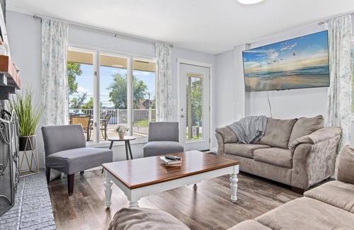 Forest Lake House | Beautifully updated home with lakeview of Forest Lake