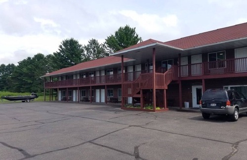 Birchwood Hostel | Birchwood Motel in Birchwood, WI! Queen and twin