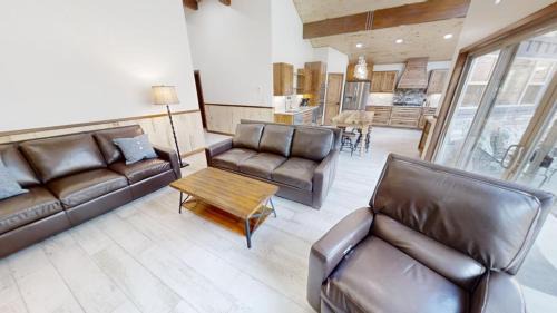 Red River House | Blue Heaven - On the River - Fireplace - WiFi - Washer - Dryer