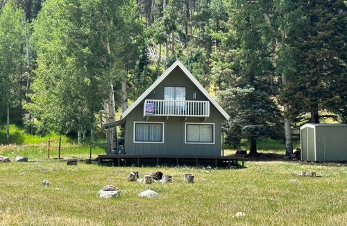 Taos Ski Valley Cabin | Cabin ∙ 2 bedrooms ∙ 6 guests