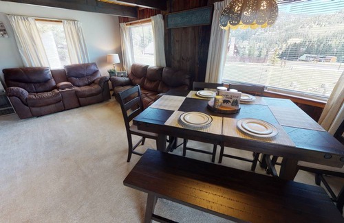 Taos Ski Valley Cabin | Cabin ∙ 2 bedrooms ∙ 6 guests