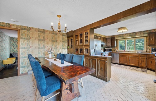 Waterbury House | Camel's Hump View Ski House - 10 miles to Stowe!
