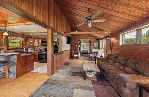 Wilmington House | Camp Beaver Creek:Cozy Adirondack camp with majestic mountain views of Whiteface