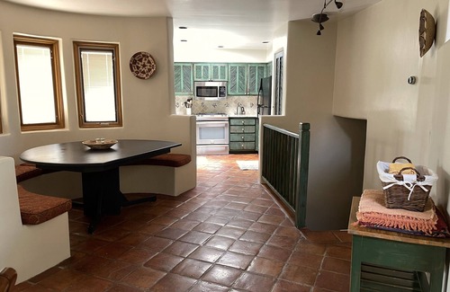 Northeast Santa Fe House | Casa Altamira - Gorgeous mountain views, deck, walk to the Plaza