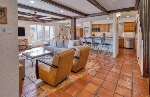 Northeast Santa Fe Condo | Casa Artissimo | Spacious Condo