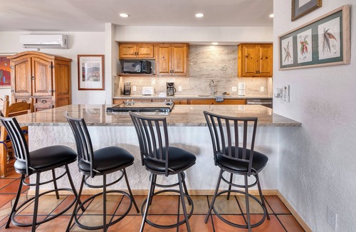 Northeast Santa Fe Condo | Casa Artissimo | Spacious Condo