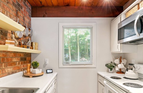 Stowe Area Condo | Central location, beautifully furnished!