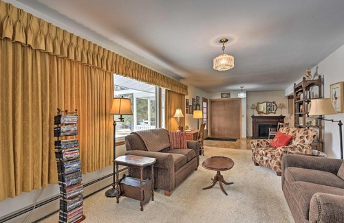 Wisconsin Dells House | Charming Oakhill House - 2 Mi to Dtwn Dells