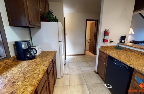 Angel Fire Condo | Close to Lifts | Fireplace | Views | Ski Run B6