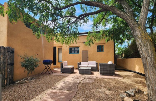 Downtown Santa Fe House | Closson Casita- Patio & Fire Pit |Near Plaza | 1BR