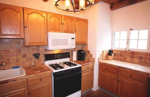 Downtown Santa Fe Apartment | Complejo de Closson- 4 Casitas- Railyard & Plaza