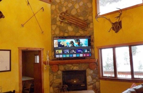 Taos Ski Valley Condo | Condo ∙ 2 bedrooms ∙ 8 guests