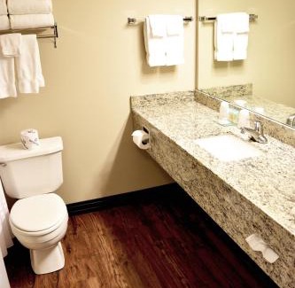 River Falls Hotel | Country Inn River Falls
