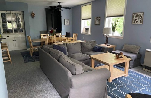 North Woodstock Condo | Cozy Condo in Heart of White Mtns! Near Loon/Cannon/Ice Castles. Walk to Dinner!